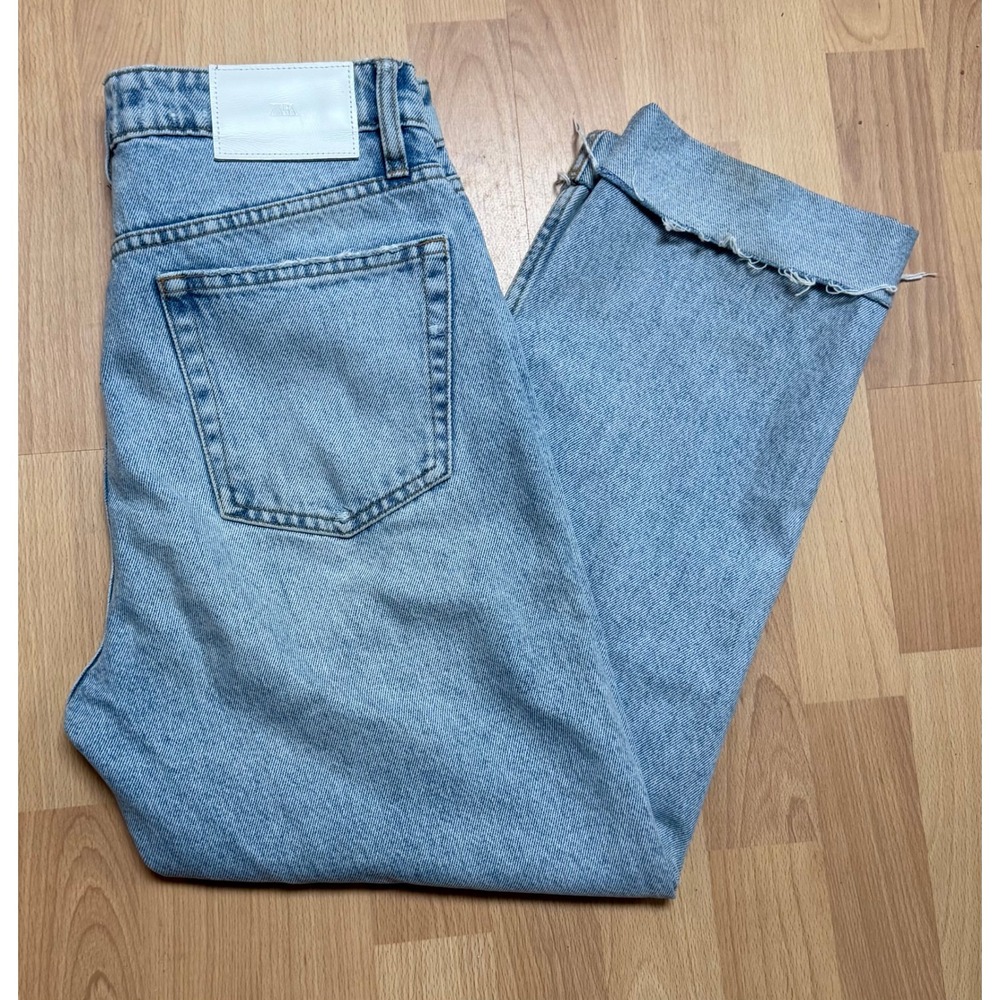 Zara Light Wash High Rise Straight Leg Cuffed Raw Hem Jeans Size 6 90's